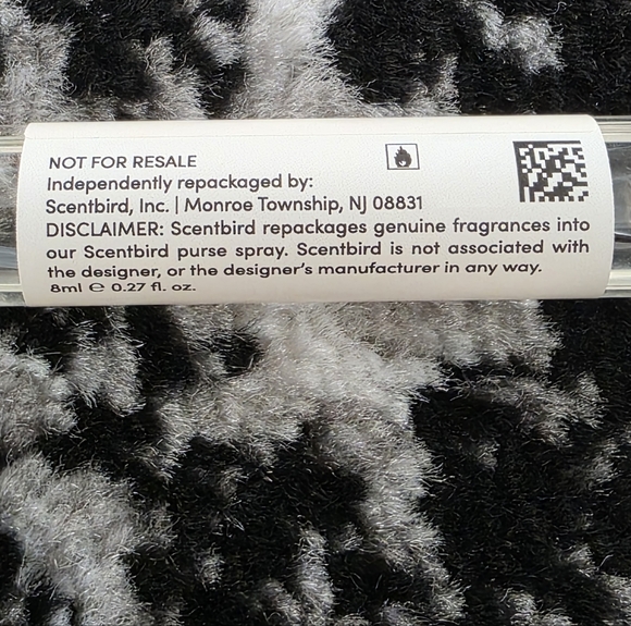 Delina by Parfums de Marly Eau de Parfum Scentbird Travel Spray .27 Fl Oz - Picture 4 of 8